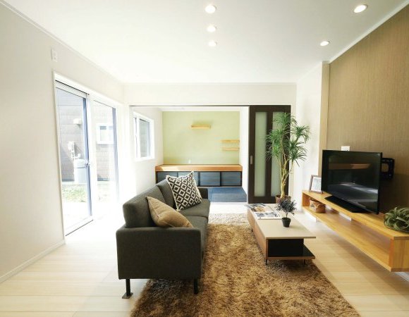 使用頻度の低かった和室を家族が集うリビングにリフォーム