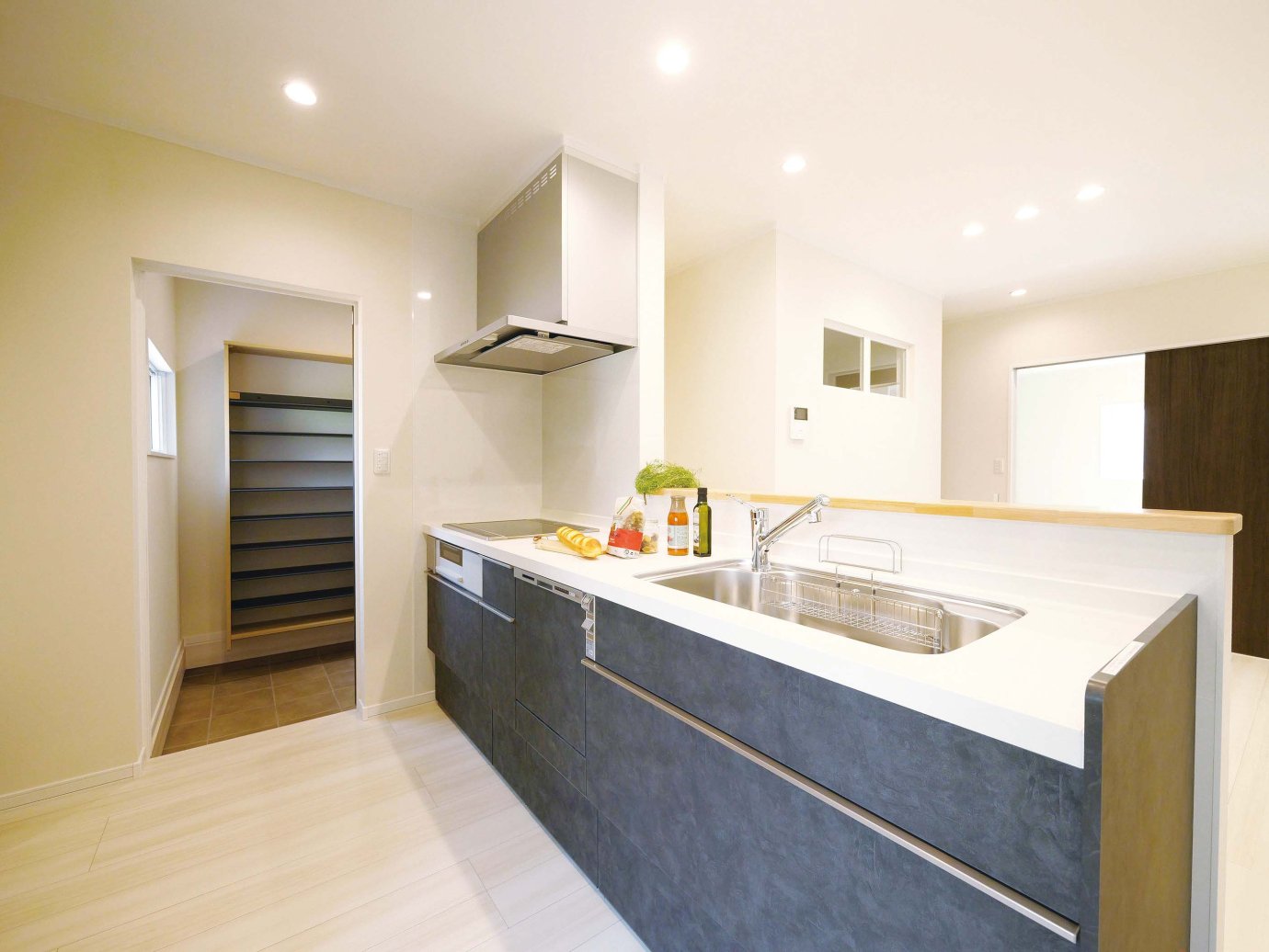 家事ラク動線を叶え、ライフスタイルも変化させて大規模リフォーム！