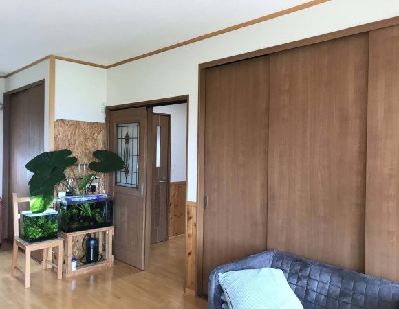 大容量の収納スペースがロフトに続く階段に変身！