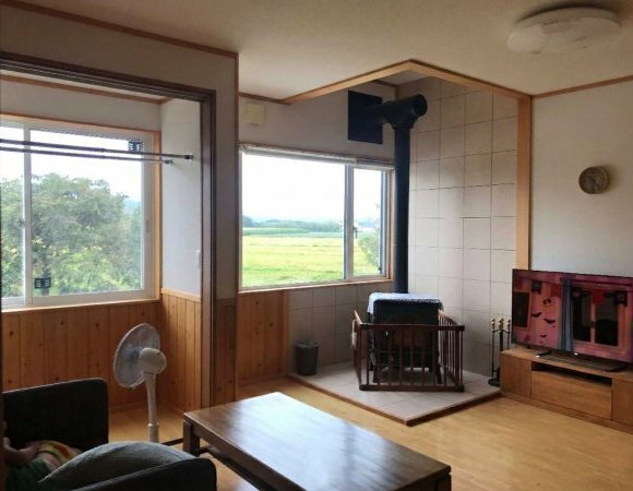 2階リビングに外とつながる勝手口を設置しました