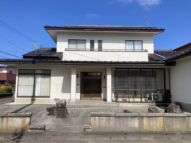 由利本荘市御門（中古住宅）700万円（※現状渡し）