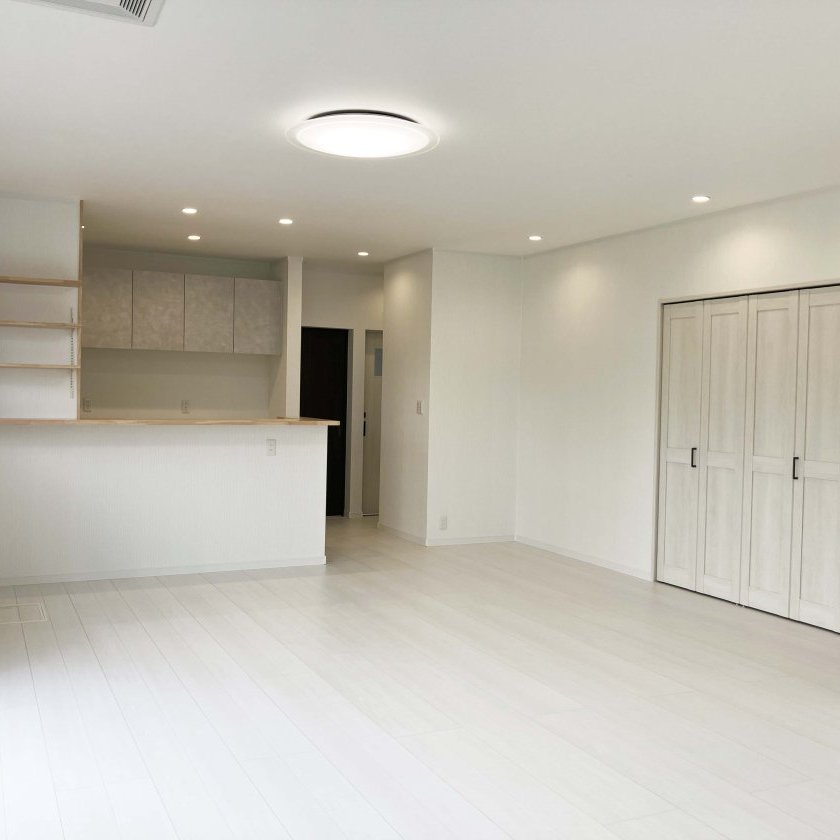 築49年の木造戸建てが、断熱×モダンの二世帯住宅へ劇的進化！